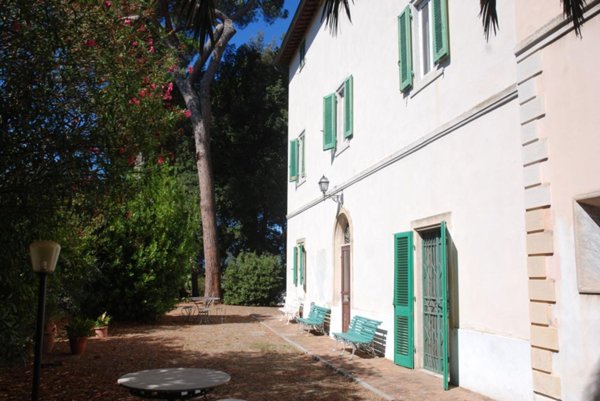 casa indipendente in vendita a Cecina