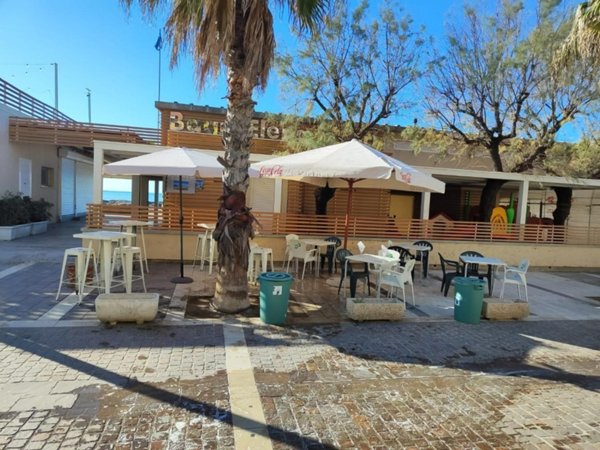 negozio in vendita a Cecina