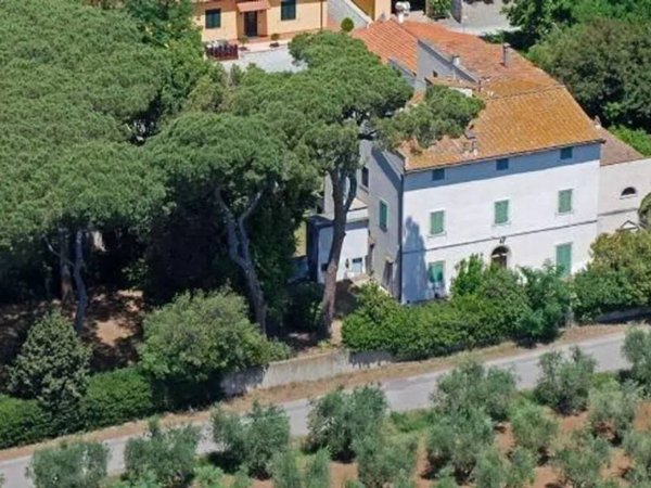 casa indipendente in vendita a Cecina