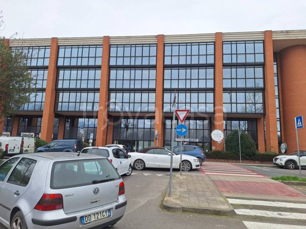 ufficio in vendita a Cecina