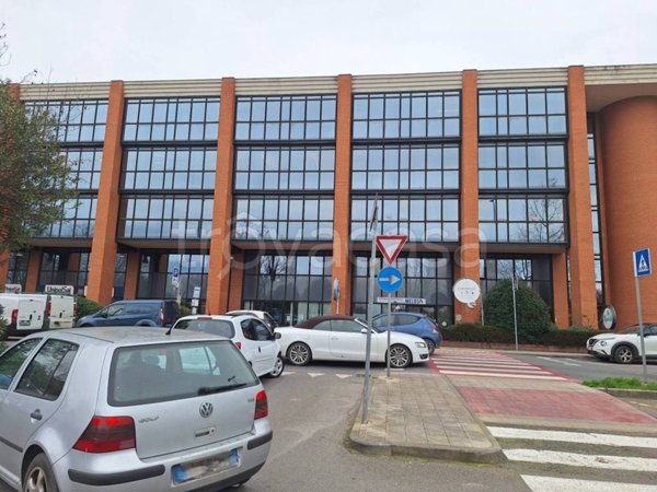 ufficio in vendita a Cecina