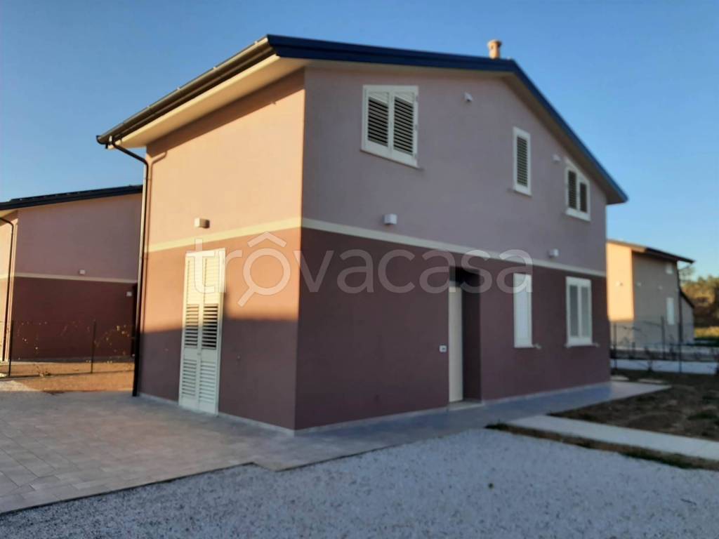 casa indipendente in vendita a Cecina
