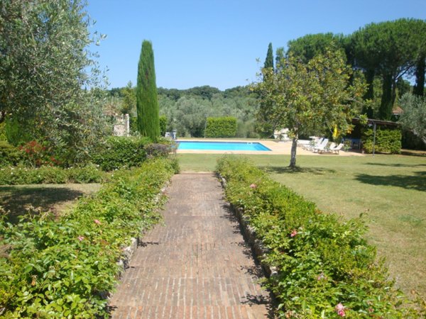 casa indipendente in vendita a Cecina