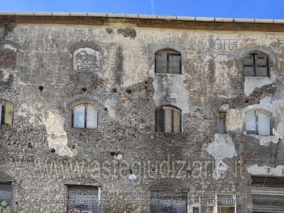 intera palazzina in vendita a Cecina