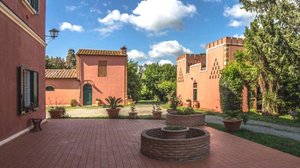 villa in vendita a Cecina