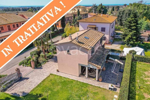 casa indipendente in vendita a Cecina