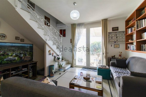 casa indipendente in vendita a Cecina