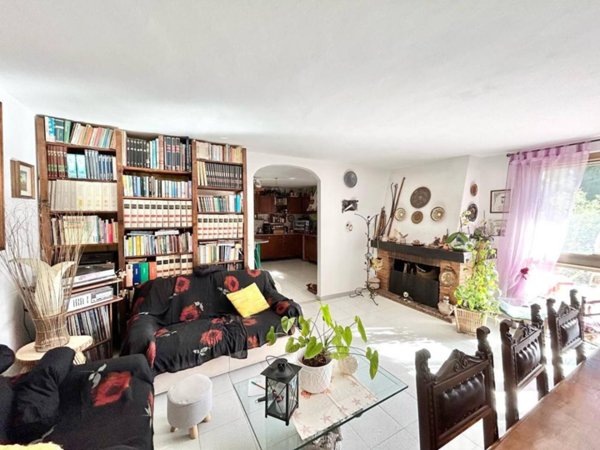 casa indipendente in vendita a Cecina