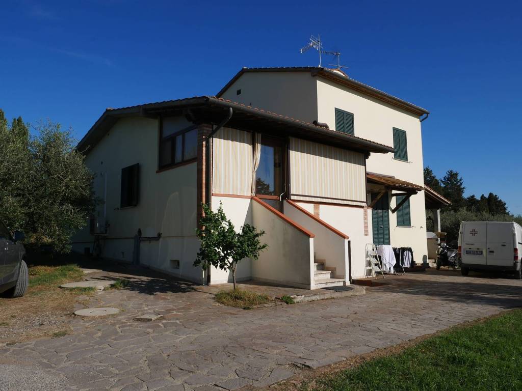 casa indipendente in vendita a Cecina