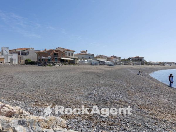 casa indipendente in vendita a Cecina