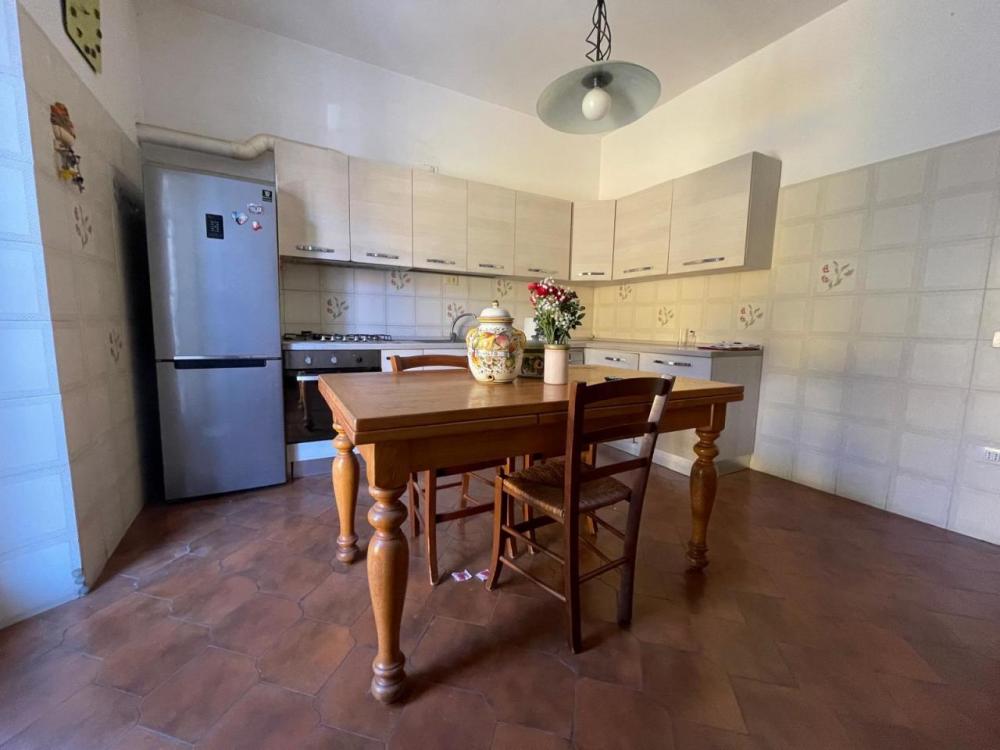 casa indipendente in vendita a Cecina