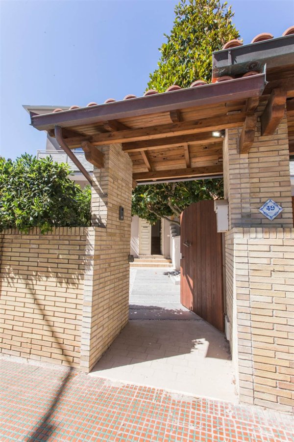 casa indipendente in vendita a Cecina