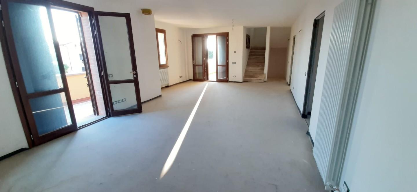 casa indipendente in vendita a Cecina