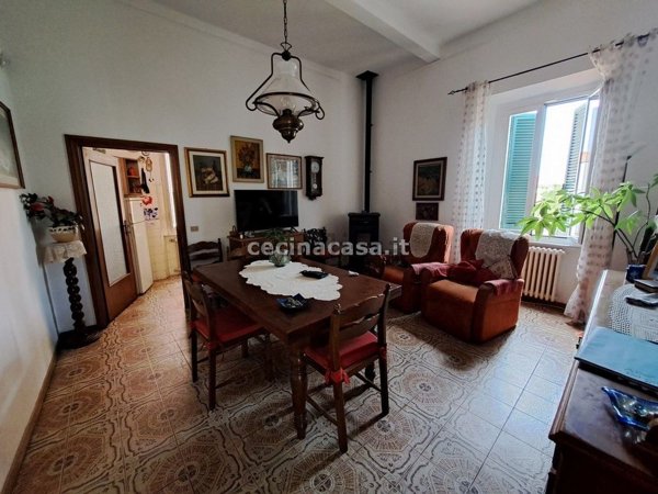 casa indipendente in vendita a Cecina