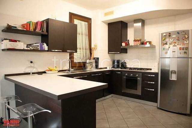 casa indipendente in vendita a Cecina
