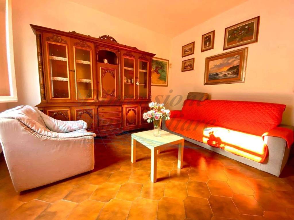 casa indipendente in vendita a Cecina