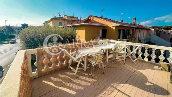 casa indipendente in vendita a Cecina