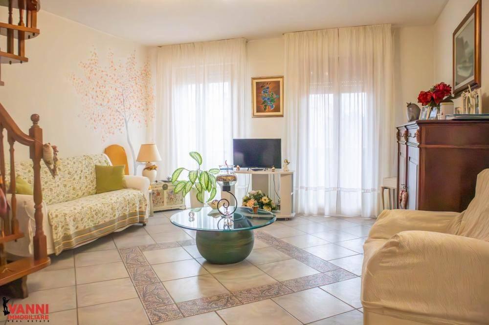 appartamento in vendita a Cecina