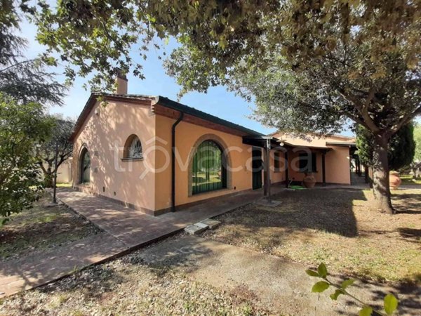 casa indipendente in vendita a Cecina