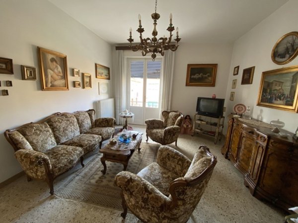 casa indipendente in vendita a Cecina
