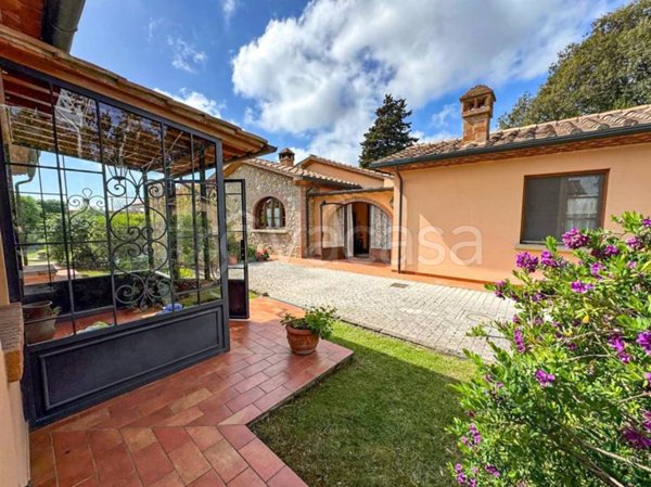 casa indipendente in vendita a Cecina