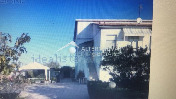 casa indipendente in vendita a Cecina