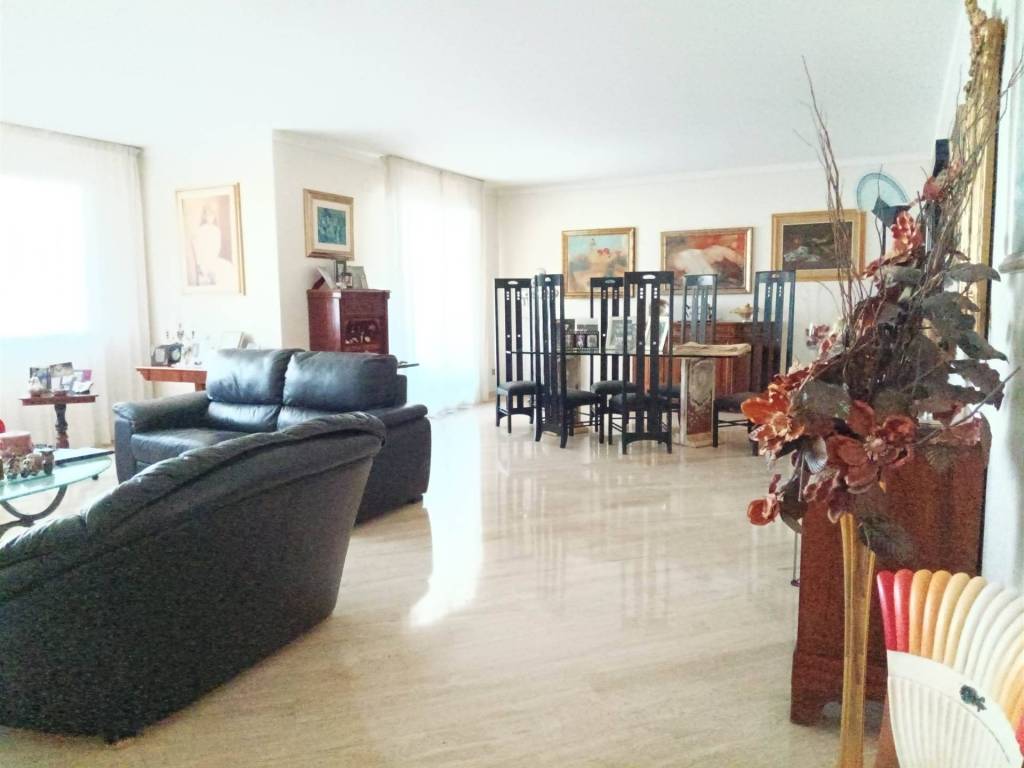 casa indipendente in vendita a Cecina