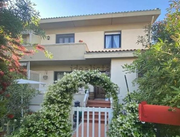 casa indipendente in vendita a Cecina