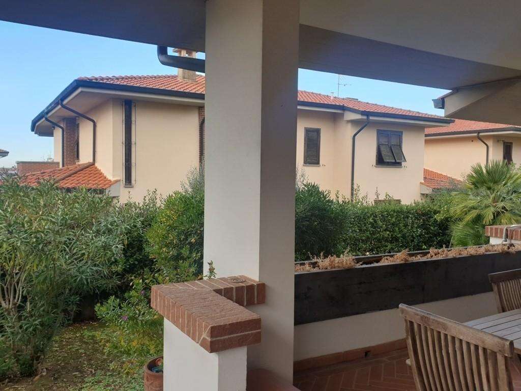 casa indipendente in vendita a Cecina