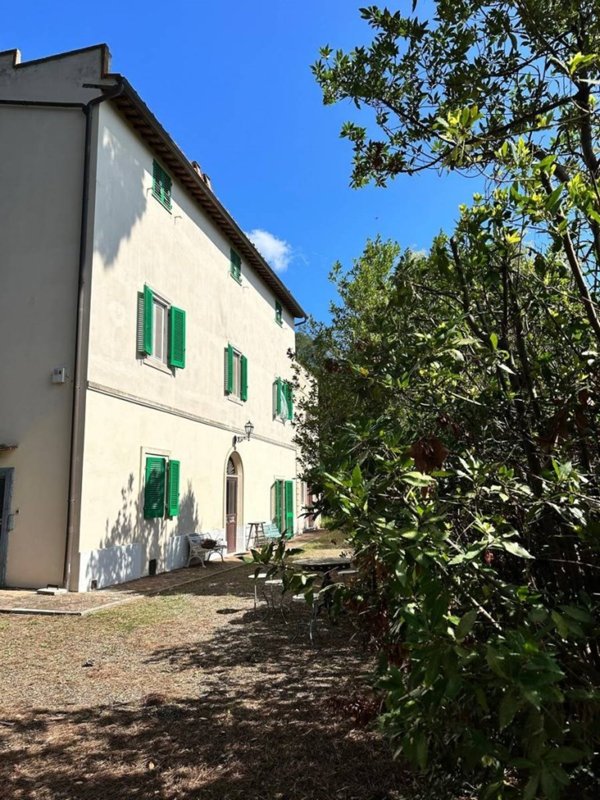 casa indipendente in vendita a Cecina