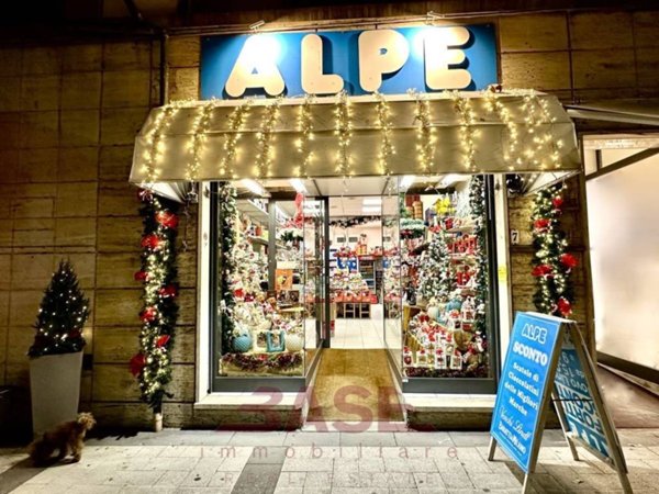 negozio in vendita a Cecina