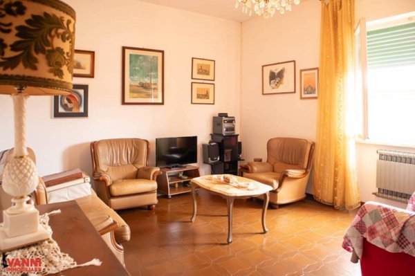casa indipendente in vendita a Cecina