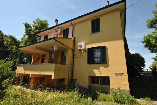 casa indipendente in vendita a Cecina