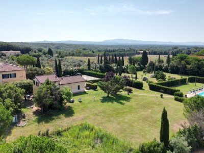locale di sgombero in vendita a Cecina