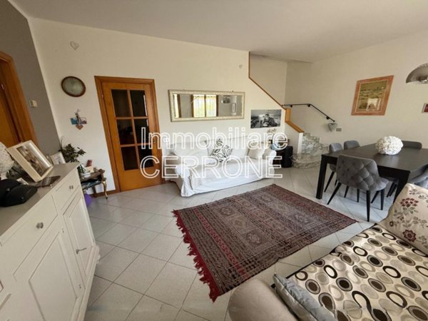 casa indipendente in vendita a Cecina