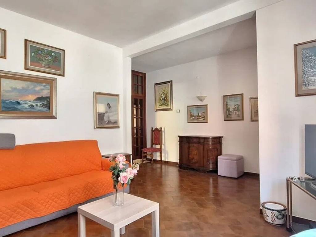 casa indipendente in vendita a Cecina