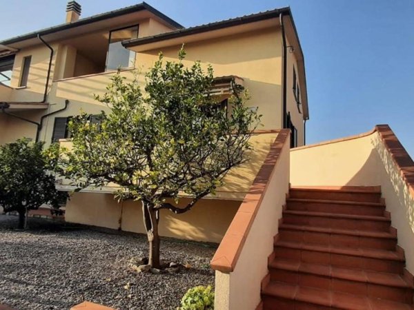 appartamento in vendita a Cecina