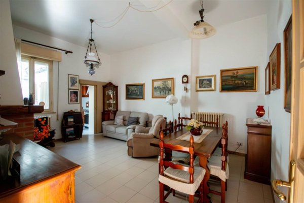 casa indipendente in vendita a Cecina