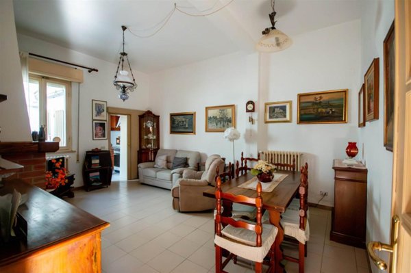 casa indipendente in vendita a Cecina