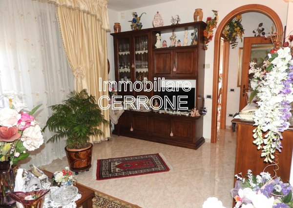 casa indipendente in vendita a Cecina
