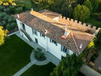 casa indipendente in vendita a Cecina