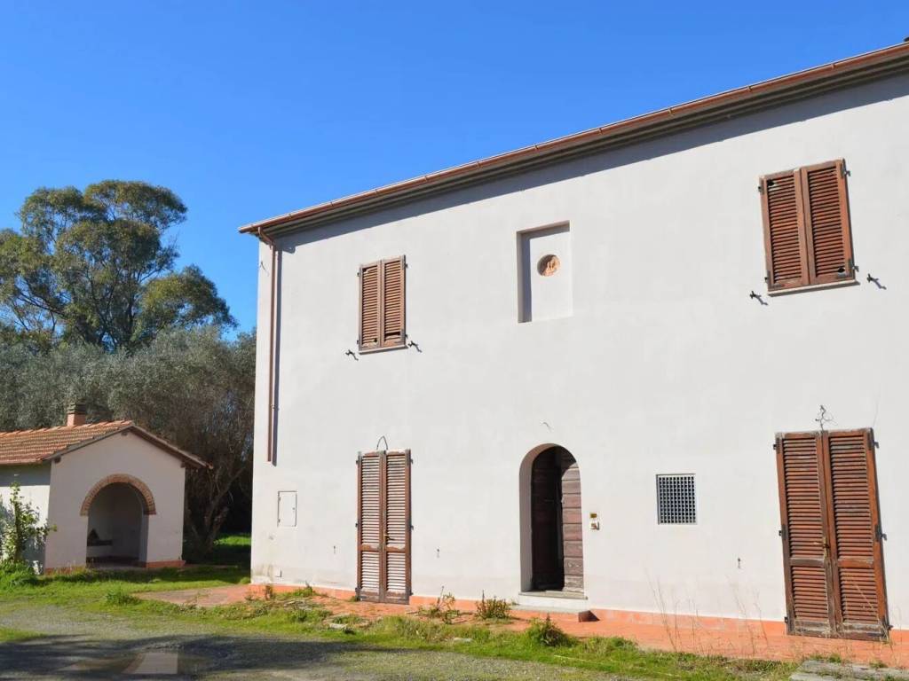 casa indipendente in vendita a Cecina