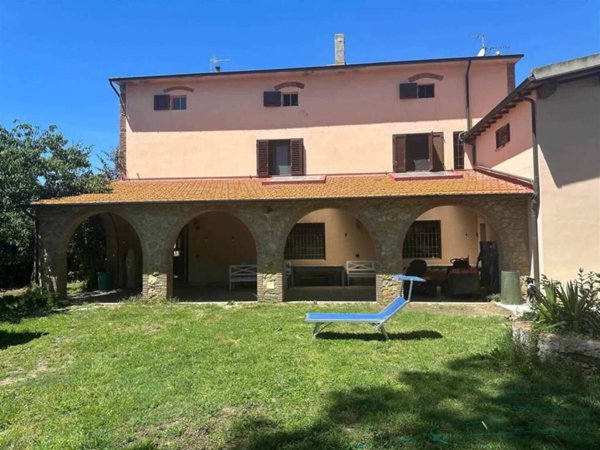 casa indipendente in vendita a Cecina
