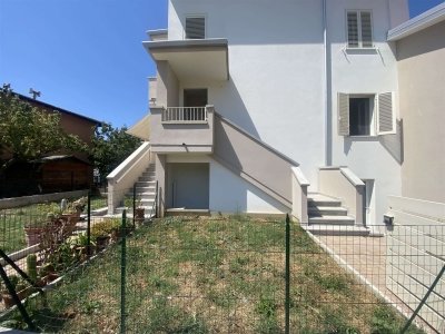 casa semindipendente in vendita a Cecina