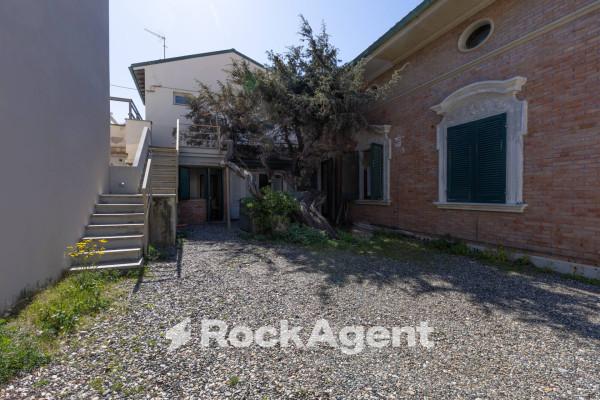 casa indipendente in vendita a Cecina