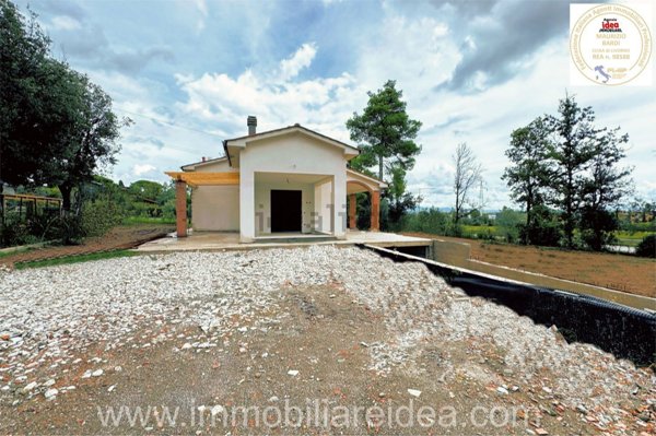 casa indipendente in vendita a Cecina