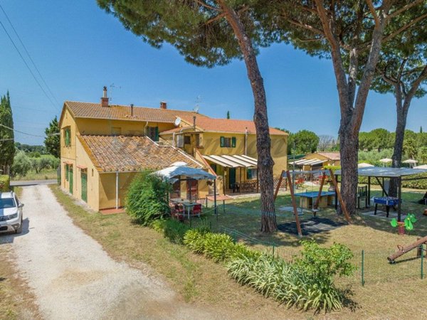 casa indipendente in vendita a Cecina