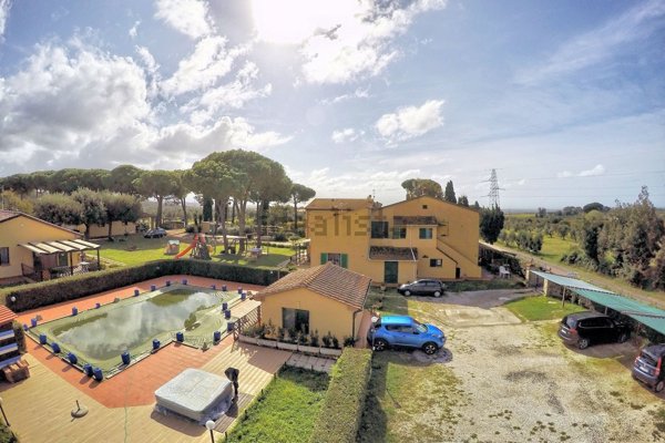 casale in vendita a Cecina