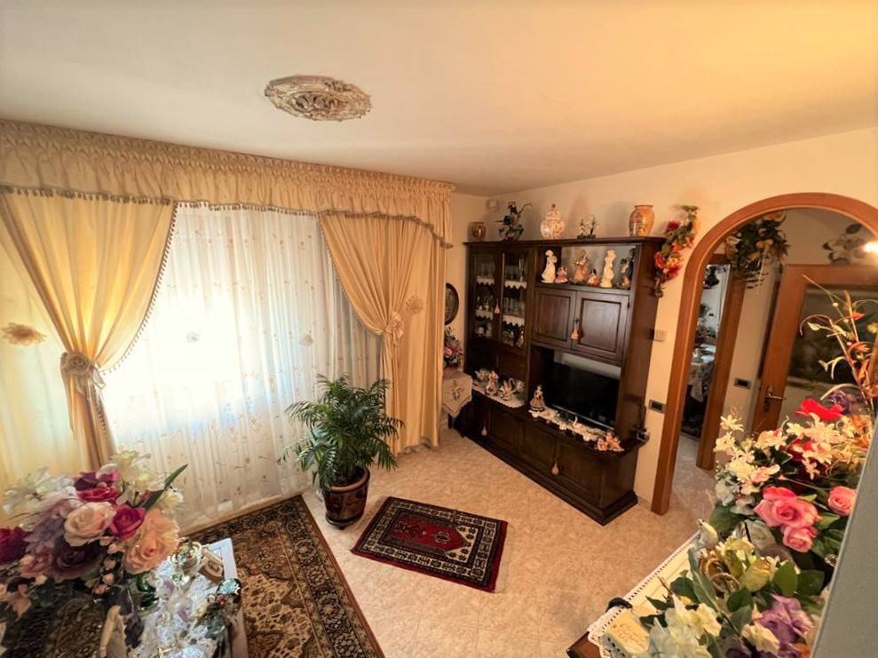 casa indipendente in vendita a Cecina