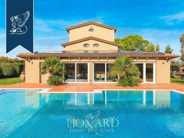 casa indipendente in vendita a Cecina